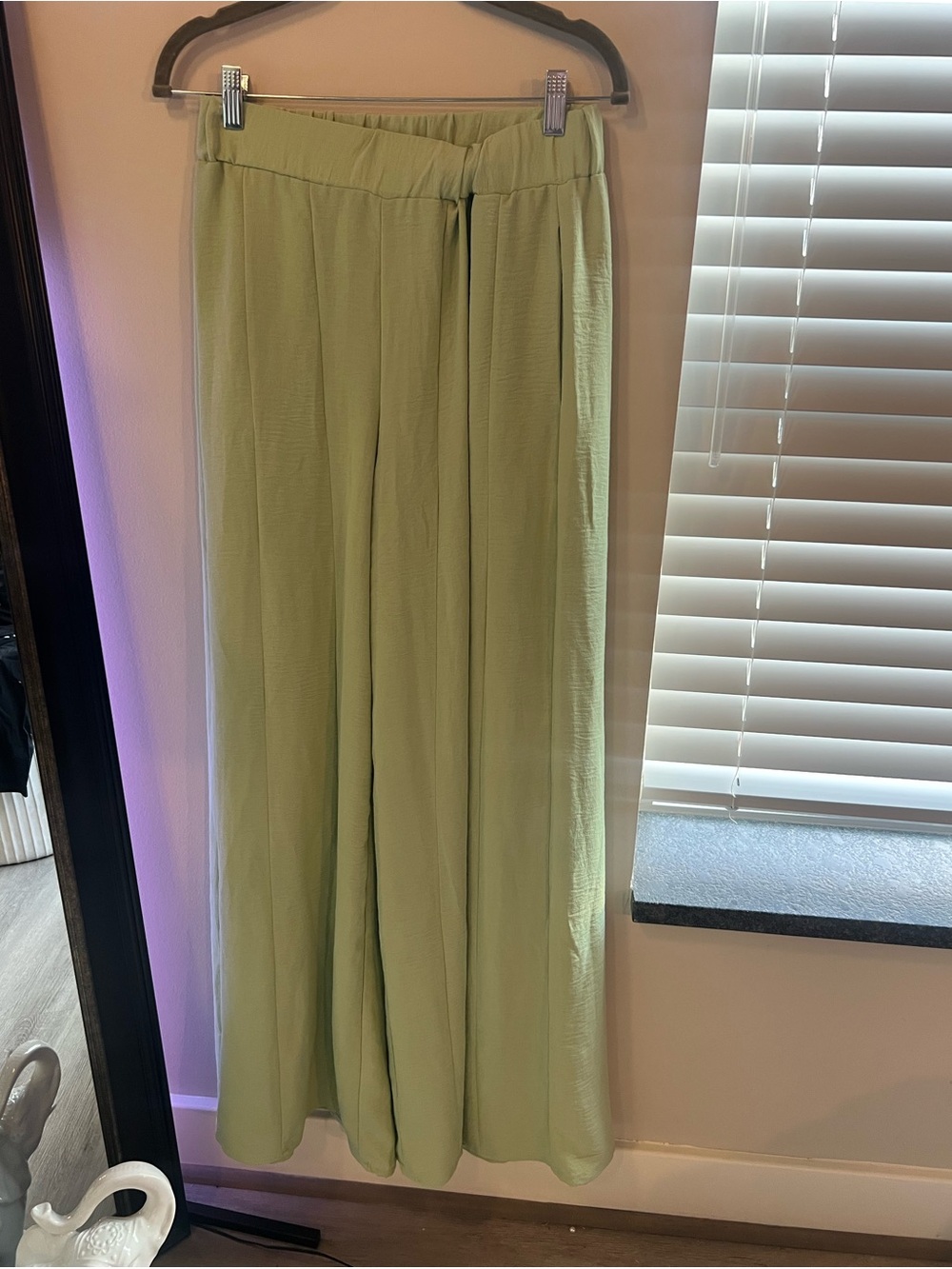 Like An Angel Green Flowy Pants – Size Medium